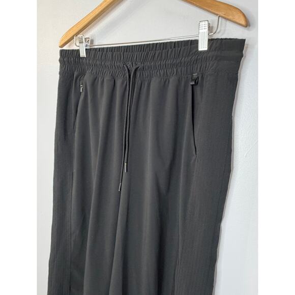 Athleta Avenue Wide Leg Crop Pant Black Sz 12P Lightweight Commute - Picture 9 of 13